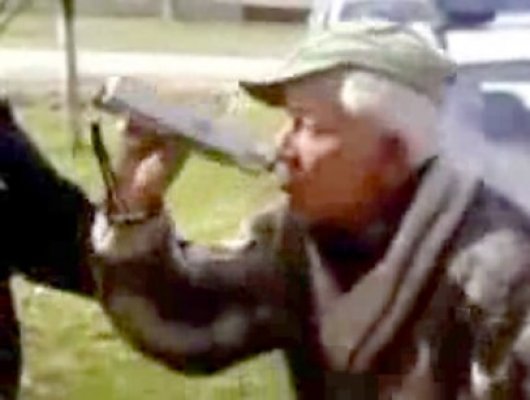 Ce a făcut un bărbat pus să sufle în etilotest. Poliţiştii nu s-au putut abţine şi au râs în hohote